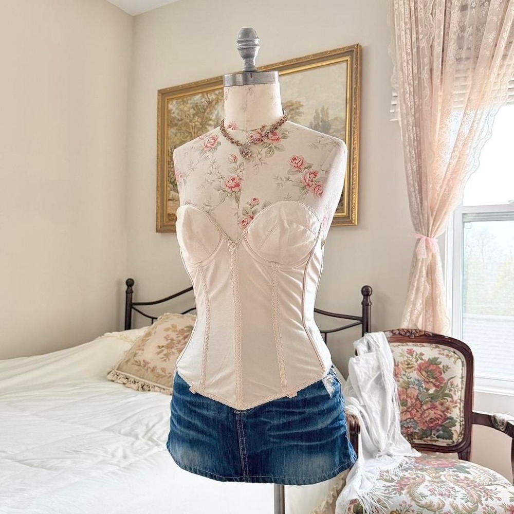 cream corset top  Y2K‎ Carnival cream satin bustier top size 36b